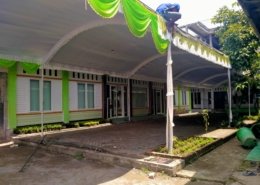 Sejumlah Terop sudah dipasang di Pondok Pesantren Fathul Ulum Diwek Jombang.(wacananews.co.id/sob)